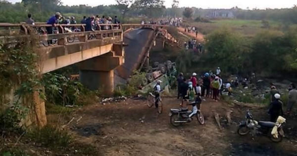 Sập cầu ở Đắk Lắk, 1 học sinh nguy kịch