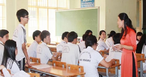 Bộ GD&ĐT tạm dừng việc đánh giá giáo viên, cán bộ quản lý