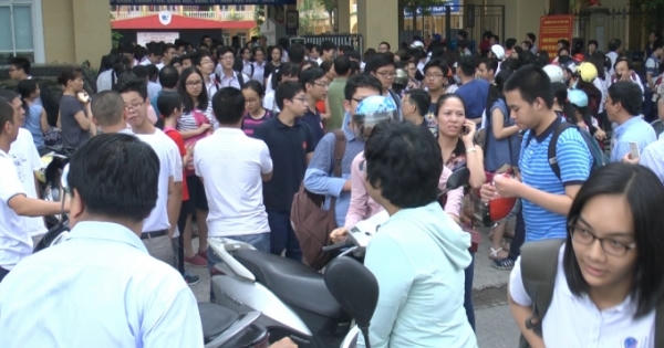 Hà Nội: Các trường THPT bắt đầu làm thủ tục nhập học cho học sinh vào lớp 10