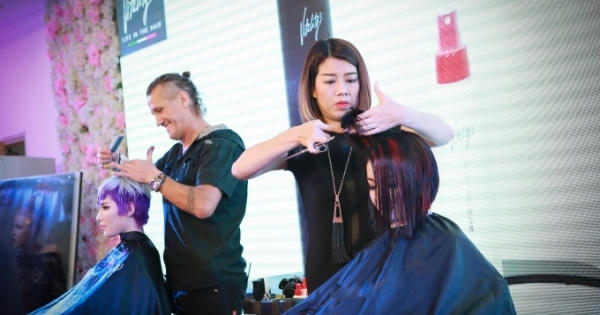 Chuyên gia tóc hàng đầu của Ý - Carlo Franco và nhà tạo mẫu tóc Xuân Thương cùng trổ tài làm đẹp cho tóc Chuyên gia tóc hàng đầu của Ý - Carlo Franco và nhà tạo mẫu tóc Xuân Thương cùng trổ tài làm đẹp cho tóc