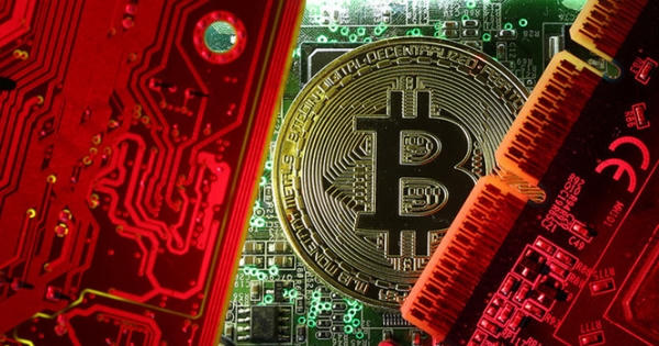 Bitcoin 'không chịu' xuống giá sau khi cán mốc kỷ lục 6.300 USD