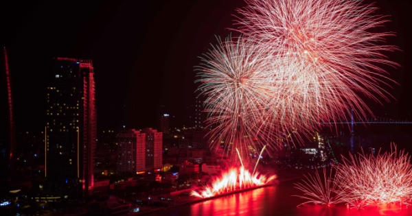 Đặt vé pháo hoa Đà Nẵng đêm 30/4: Lo hơn đặt phòng