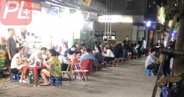 Hoàn Kiếm: Người dân mất lối đi vì quán ăn bủa vây lòng đường