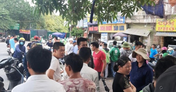 Bàng hoàng phát hiện người đàn ông chết trong nhà vệ sinh công cộng sau bến xe Mỹ Đình