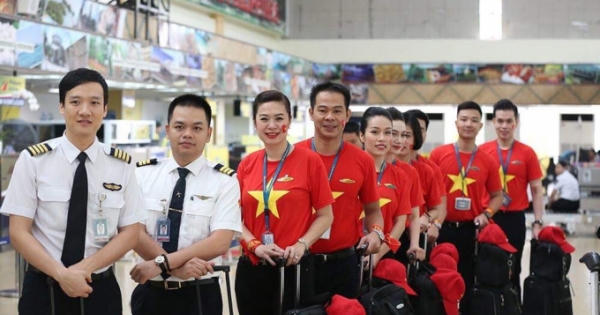 Chùm ảnh: Đội tuyển bóng đá Quốc gia chuẩn bị lên đường về nước