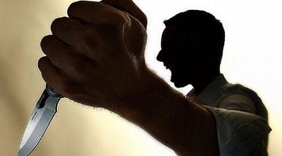 Nhẫn tâm vung dao chém bé gái chỉ vì hỏi mượn thuyền không được