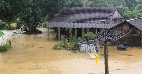 Dự báo thời tiết ngày 16/10: Mưa lũ tiếp tục hoành hành các tỉnh miền Trung