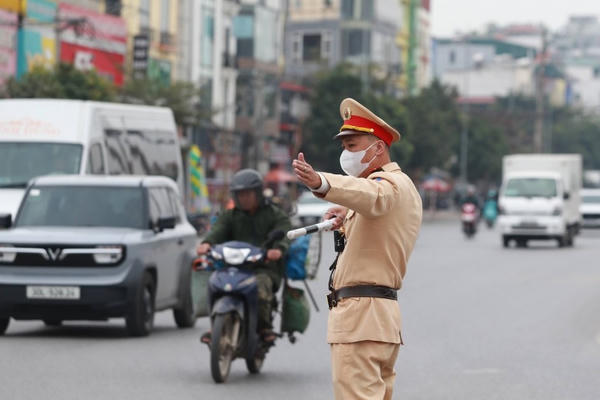 Tạm thời cấm xe tải trên 10 tấn qua Vành đai 3 trên cao Tạm thời cấm xe tải trên 10 tấn qua Vành đai 3 trên cao