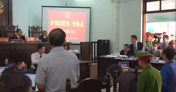 Xét xử vụ án bác sỹ bị cáo buộc tội hiếp dâm: Đề nghị trả hồ sơ để điều tra bổ sung Xét xử vụ án bác sỹ bị cáo buộc tội hiếp dâm: Đề nghị trả hồ sơ để điều tra bổ sung