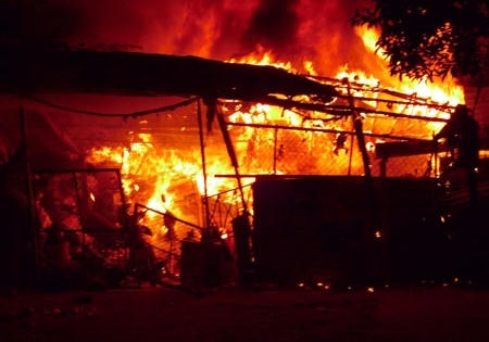 Hải Dương: Mâu thuẫn cá nhân, mang xăng đốt nhà hàng xóm Hải Dương: Mâu thuẫn cá nhân, mang xăng đốt nhà hàng xóm