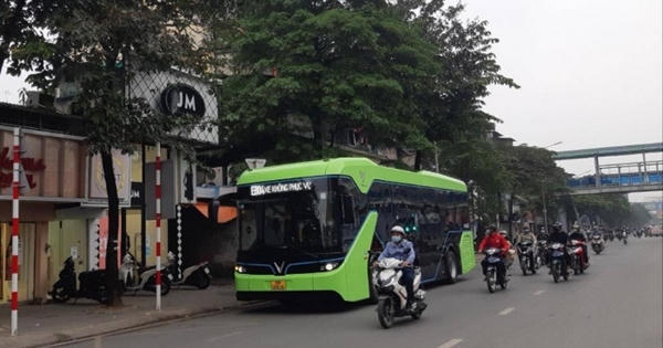 Hà Nội: Ngày 2/12, khai trương tuyến xe buýt điện đầu tiên