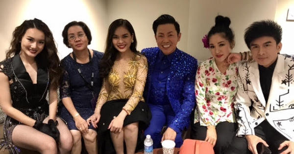 Giang Hồng Ngọc hội ngộ dàn nghệ sĩ nổi tiếng ở Casino xa xỉ nhất thế giới Giang Hồng Ngọc hội ngộ dàn nghệ sĩ nổi tiếng ở Casino xa xỉ nhất thế giới