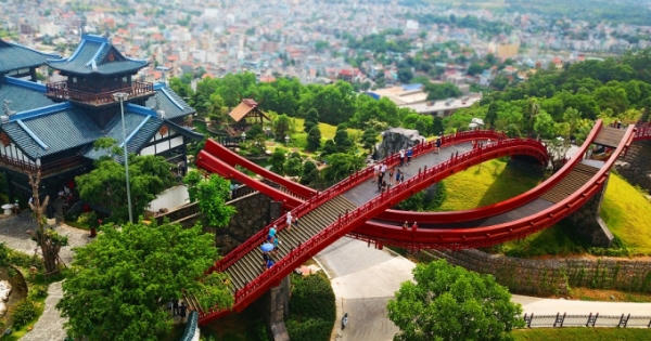 Quảng Ninh nổi tiếng với những công trình kiến trúc đẹp, lạ