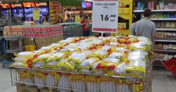 Hãi hùng thạch dừa chứa "sinh vật lạ"