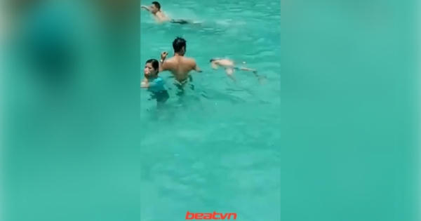 Clip: Cậu bé đuối nước trước hàng chục người mà không ai biết