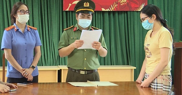 Vĩnh Phúc: Khởi tố đối tượng đưa 52 người Trung Quốc nhập cảnh trái phép Vĩnh Phúc: Khởi tố đối tượng đưa 52 người Trung Quốc nhập cảnh trái phép