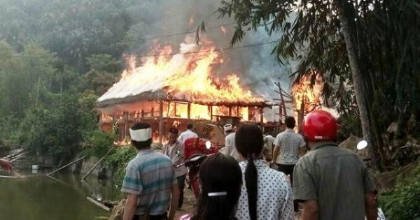 Yên Bái: "Bà hỏa" ghé thăm, 2 ngôi nhà sàn bị thiêu rụi