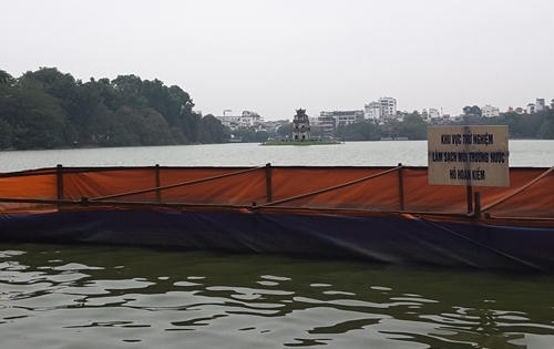 Hà Nội chi 500 triệu làm sạch nước hồ Gươm