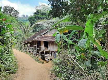 Vợ đến nhà con gái trông cháu, chồng ở nhà dâm ô, hiếp dâm nhiều bé gái hàng xóm