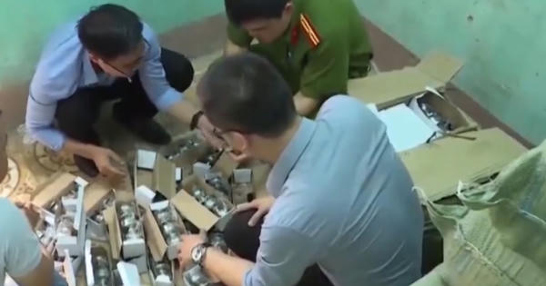 Lạng Sơn: Bắt giữ hơn 3.000 bộ khóa giả Lạng Sơn: Bắt giữ hơn 3.000 bộ khóa giả