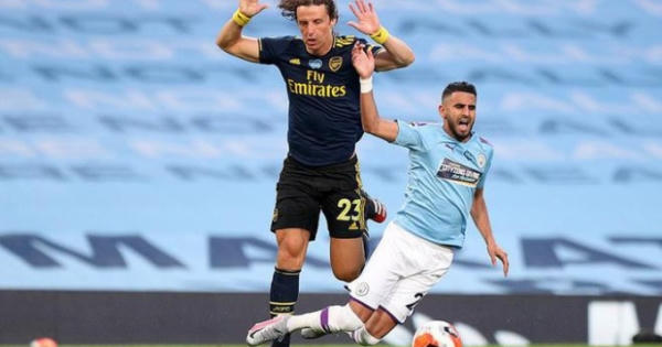 Luiz mắc lỗi liên hoàn, Arsenal ngục ngã ngay ở Etihad