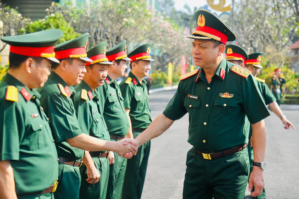 Thượng tướng Nguyễn Trường Thắng thăm, chúc Tết Bộ CHQS tỉnh Tây Ninh và lực lượng vũ trang nhân dịp Xuân Bính Ngọ 2026 Thượng tướng Nguyễn Trường Thắng thăm, chúc Tết Bộ CHQS tỉnh Tây Ninh và lực lượng vũ trang nhân dịp Xuân Bính Ngọ 2026