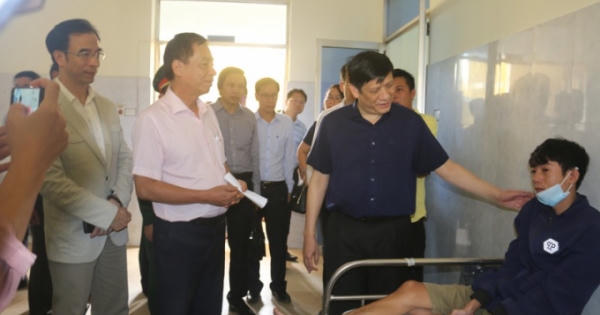 Bộ Y tế cử 7 tổ công tác đến miền Trung khắc phục hậu quả do thiên tai Bộ Y tế cử 7 tổ công tác đến miền Trung khắc phục hậu quả do thiên tai