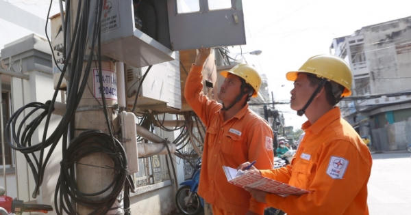 Slide - Điểm tin thị trường: Tiêu thụ điện cao kỷ lục do nắng nóng gay gắt