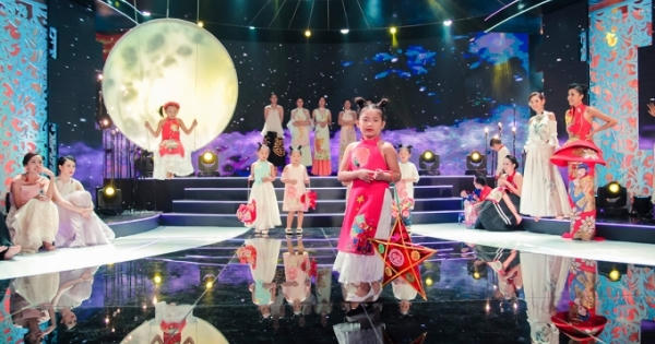 Phương Thanh thể hiện lại hit 'bự' đầu tiên trong sự nghiệp trên sân khấu Sài Gòn đêm thứ 7 Phương Thanh thể hiện lại hit 'bự' đầu tiên trong sự nghiệp trên sân khấu Sài Gòn đêm thứ 7