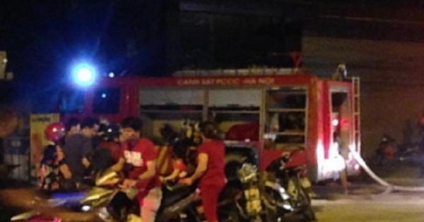 Hà Nội: Ghi nhận tại đám cháy, CTV Pháp Luật Plus bị đập nát dụng cụ tác nghiệp