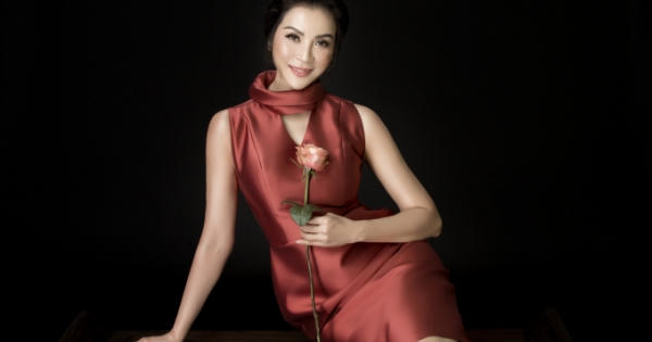 MC Thanh Mai khoe vóc dáng với váy đi tiệc