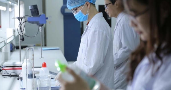 Được tự chủ, học phí ngành Y tăng phi mã