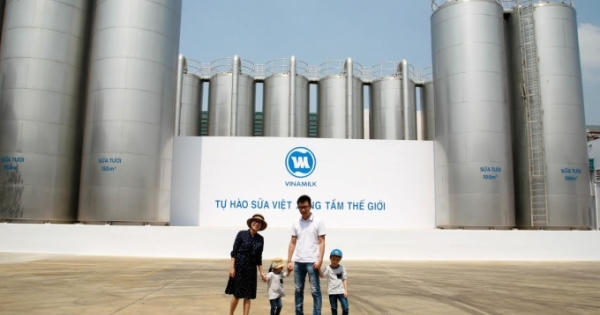 Vinamilk tiếp tục được bình chọn Thương hiệu mạnh của Việt Nam năm 2015 Vinamilk tiếp tục được bình chọn Thương hiệu mạnh của Việt Nam năm 2015