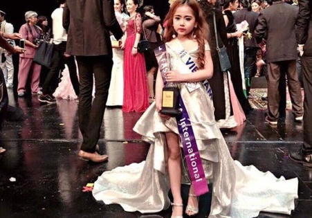 Người mẫu nhí - có cần pháp luật điều chỉnh?