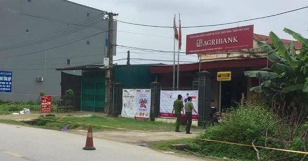 Phú Thọ: Nam thanh niên xông vào ngân hàng, nghi cướp hơn 500 triệu đồng