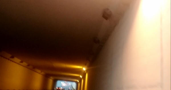 Hàng loạt đèn chiếu sáng "tê liệt”, người dân Thủ đô "mò mẫm" xuyên hầm nghìn tỷ