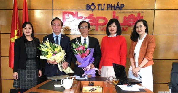 Đối thoại trực tuyến về Luật Trách nhiệm bồi thường của Nhà nước 2017 Đối thoại trực tuyến về Luật Trách nhiệm bồi thường của Nhà nước 2017