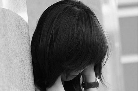 Tuyệt vọng vì thất tình, chôn mình vào “chat sex”, vong mạng bởi tay cha