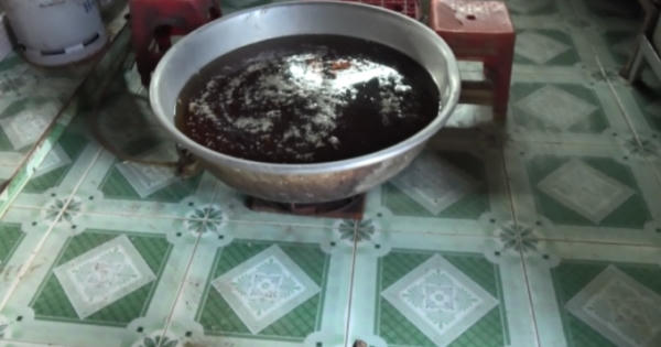 Long An: Phát hiện cơ sở sử dụng thịt thối chế biến bò viên