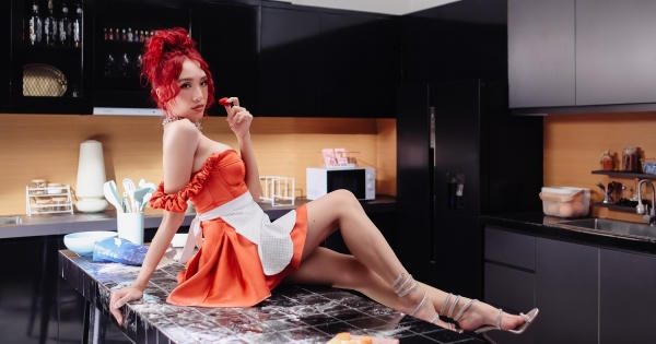 MV của Emily: Vấn đề có nằm ở nhạc 18+ và hình ảnh gợi dục?