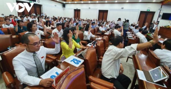 Chống lạm quyền như thế nào khi TPHCM không tổ chức HĐND cấp quận, phường?