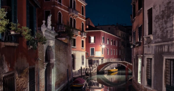 Venice “rũ bỏ” định nghĩa thành phố du lịch nhộn nhịp để tĩnh mịch về đêm Venice “rũ bỏ” định nghĩa thành phố du lịch nhộn nhịp để tĩnh mịch về đêm