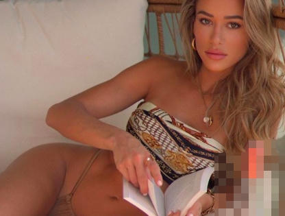 Siêu mẫu 9x từng nhận say đắm Cristiano Ronaldo phô dáng với bikini bé xíu