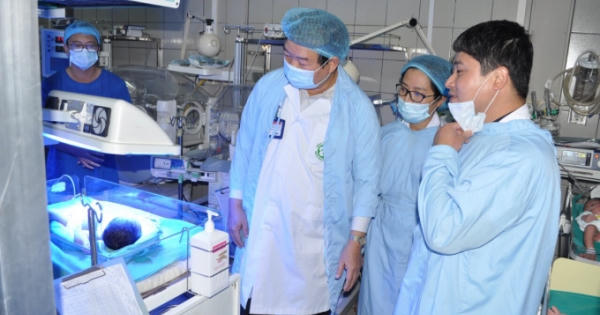 Vụ nhiều trẻ tử vong tại Bắc Ninh: 3 bé chuyển về Bạch Mai trong tình trạng nặng