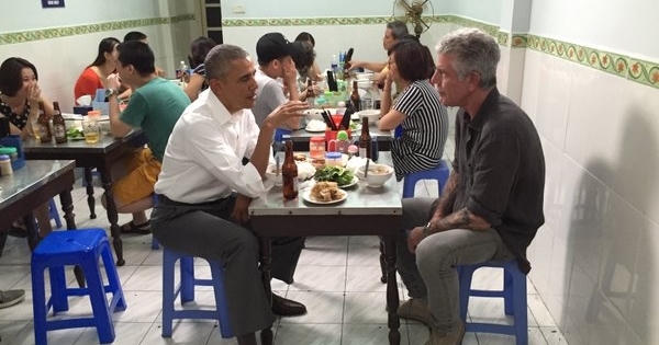 Báo chí quốc tế xôn xao về bữa tối 6 USD của ông Obama ở Hà Nội