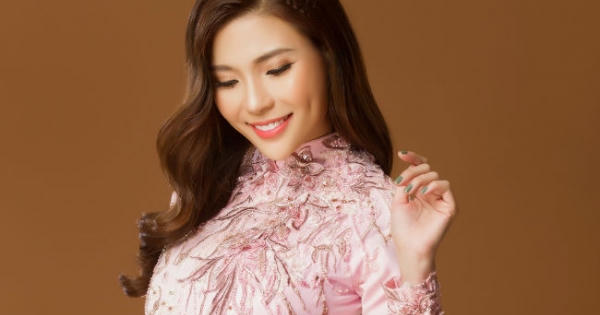 Thúy Diễm rạng ngời, khoe dáng cuốn hút sau sinh trong tà áo dài Minh Châu