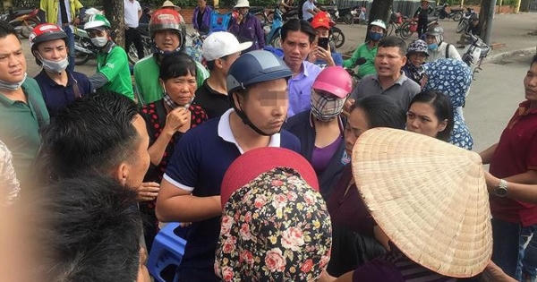 Bắt quả tang bảo vệ thuộc VFF phe vé trận Việt Nam - Philippines