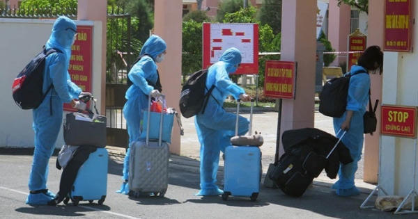 Thêm 4 ca mắc COVID-19 trong đó có 2 người Việt Nam