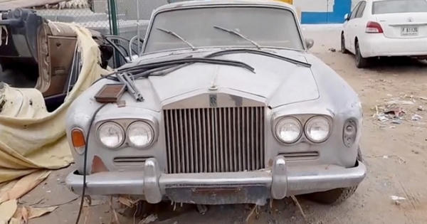 Chui vào “nghĩa địa siêu xe” ở UAE