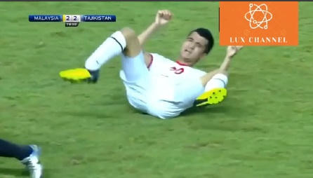 Pha vào bóng kinh hoàng khiến cầu thủ gãy chân trong giải U19 Châu Á